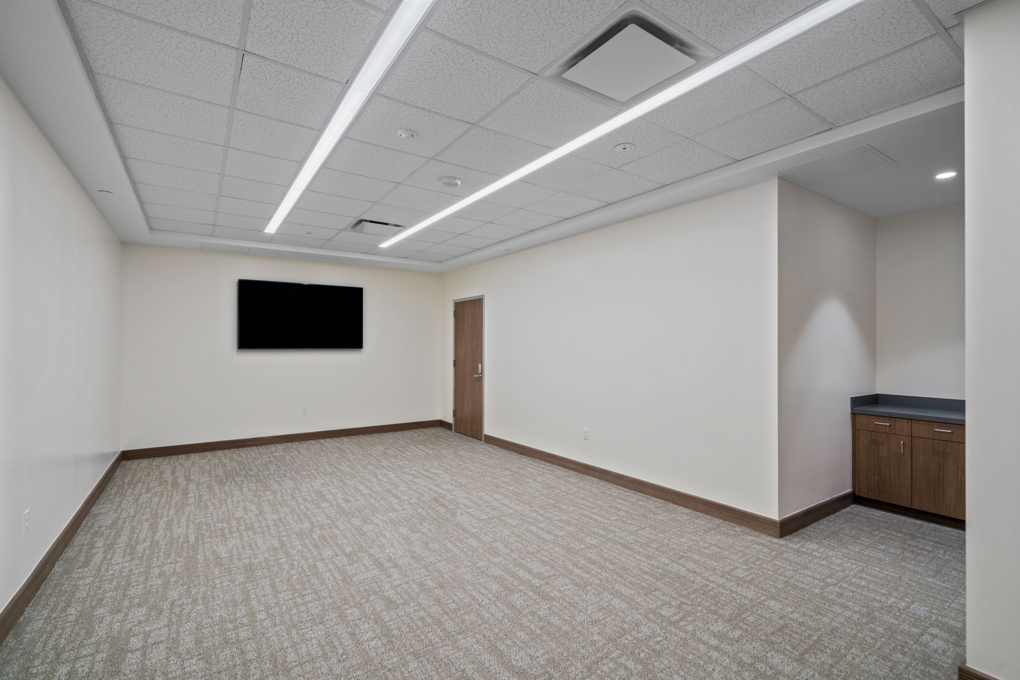 office space_before virtual staging