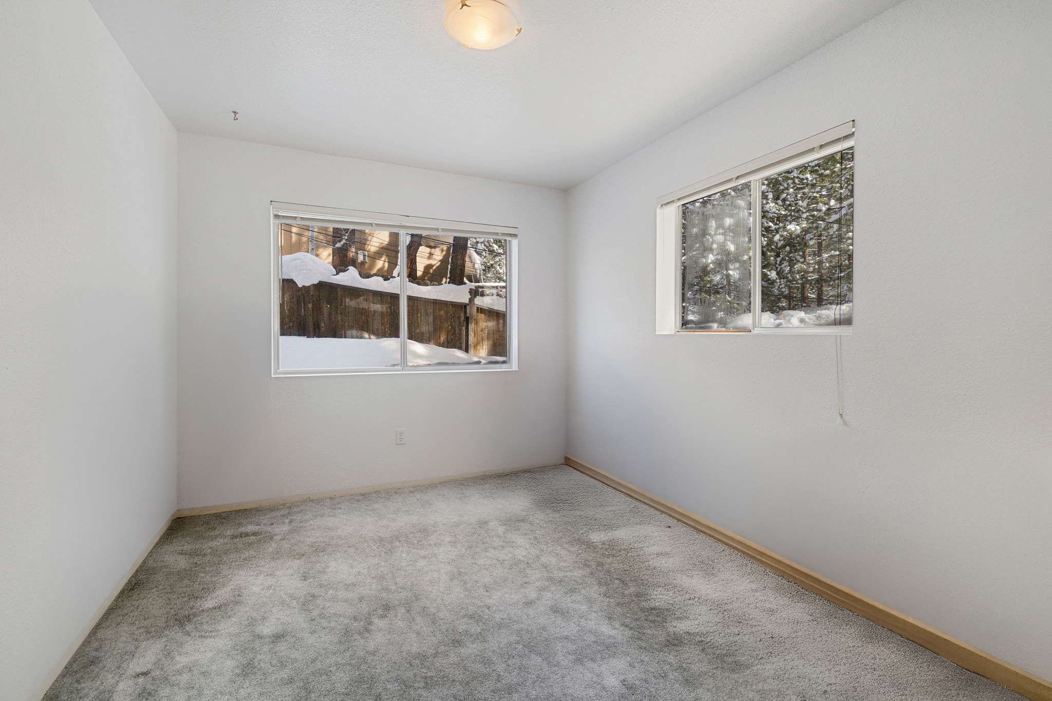 Virtual Decluttering & Staging - vacant, after decluttering and before staging