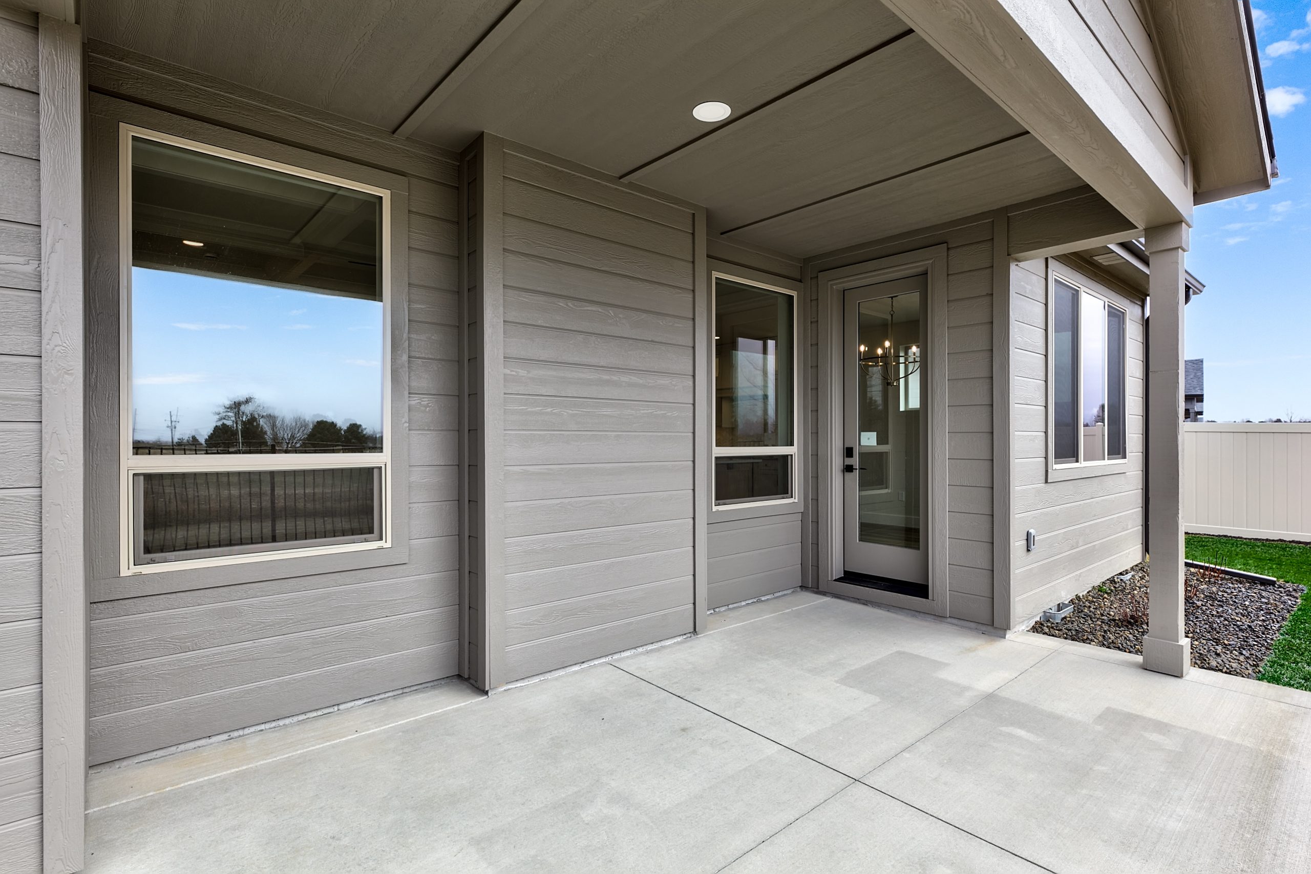 Vacant outdoor patio of a residential home