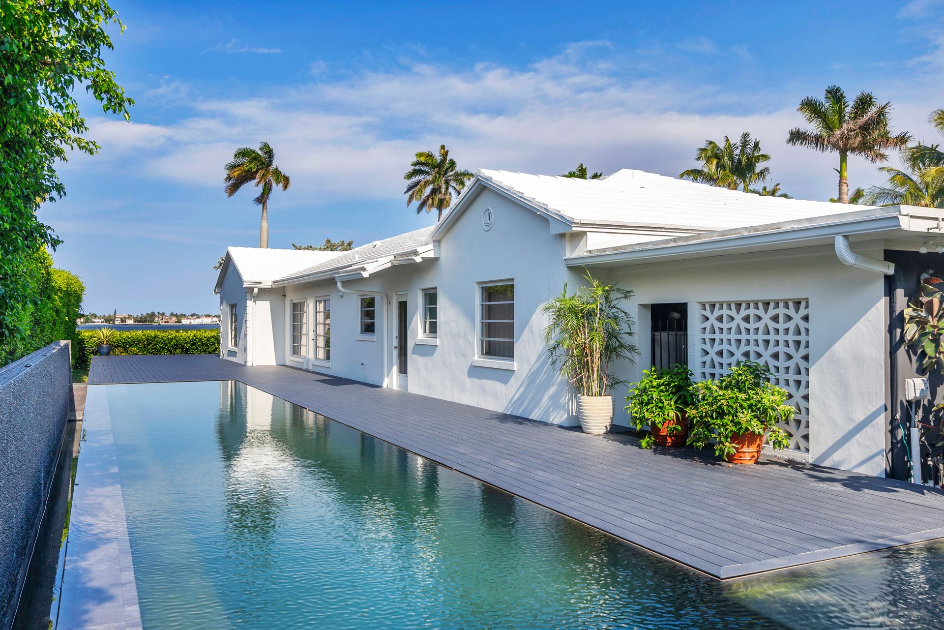 Virtual Staging, Before - image of a vacant outdoor pool area