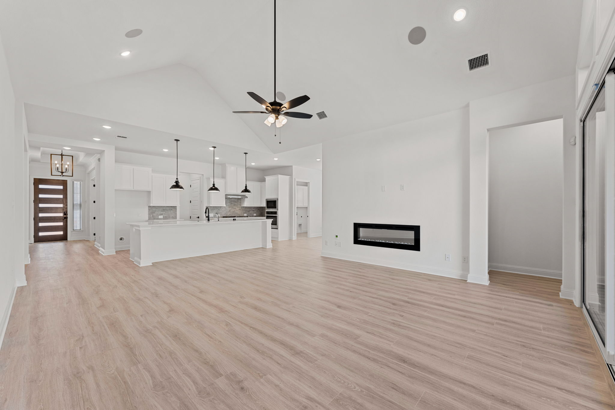 Residential Virtual Staging: Before, 4